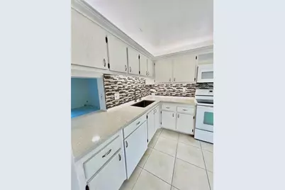 1000 NE 14th Avenue #503, Hallandale Beach, FL 33009 - Photo 2