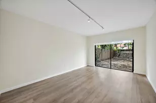 19986 NE 5th Ct, Miami, FL 33179 - Photo 18