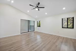 19986 NE 5th Ct, Miami, FL 33179 - Photo 20