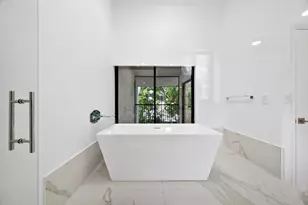 19986 NE 5th Ct, Miami, FL 33179 - Photo 28