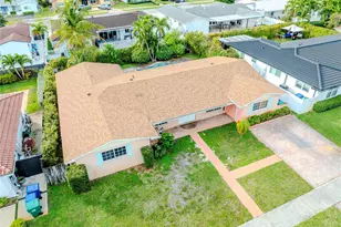 21304 NE 19th Ct, Miami, FL 33179 - Photo 2