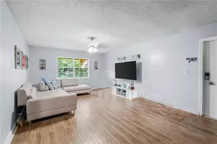 8101 NW 27th St, Coral Springs, FL 33065 - Photo 10