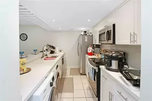 1640 W Golfview Dr, Pembroke Pines, FL 33026 - Photo 20