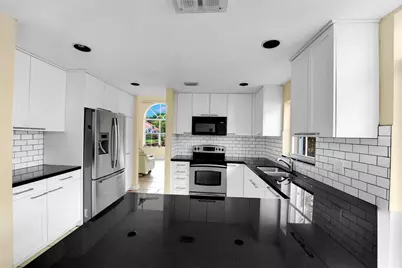 3130 N 38th Avenue, Hollywood, FL 33021 - Photo 14