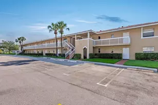 911 Twin Lakes Dr, Coral Springs, FL 33071 - Photo 2