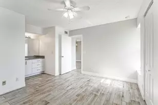 911 Twin Lakes Dr, Coral Springs, FL 33071 - Photo 12