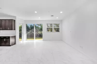 6947 Pines Circle #21, Pompano Beach, FL 33073 - Photo 8
