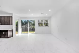 6947 Pines Cir, Coconut Creek, FL 33073 - Photo 6