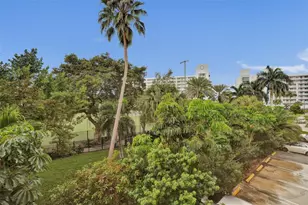 200 178th Dr, North Miami Beach, FL 33160 - Photo 28