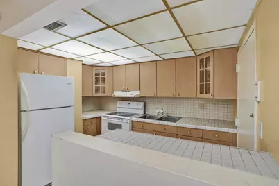 200 178th Drive #309, North Miami Beach, FL 33160 - Photo 6