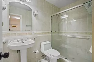 8930 SW 38th St, Miami, FL 33165 - Photo 12