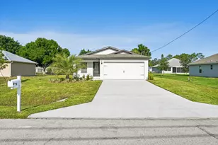 5606 Seagrape Dr, Fort Pierce, FL 34982 - Photo 4