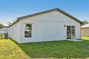 5606 Seagrape Dr, Fort Pierce, FL 34982 - Photo 6