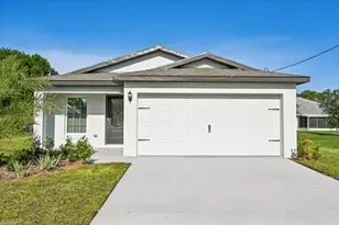 5606 Seagrape Dr, Fort Pierce, FL 34982 - Photo 1