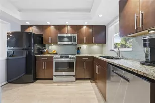 1332 Bayview Dr, Fort Lauderdale, FL 33304 - Photo 6