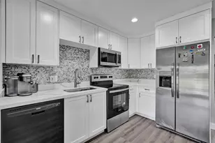 4017 Woodside Dr, Coral Springs, FL 33065 - Photo 24