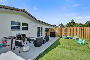 4017 Woodside Dr, Coral Springs, FL 33065 - Photo 18