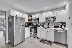 4017 Woodside Dr, Coral Springs, FL 33065 - Photo 6