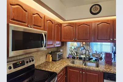 112 Lake Emerald Drive #208, Oakland Park, FL 33309 - Photo 6