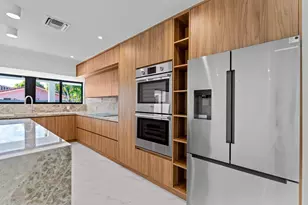 20500 Highland Lakes Blvd, Miami, FL 33179 - Photo 10