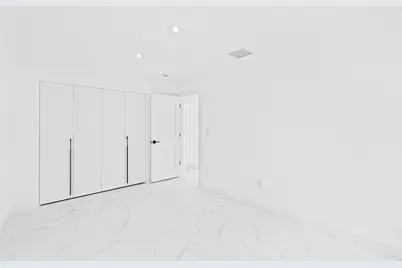 20500 Highland Lakes Boulevard, Miami, FL 33179 - Photo 26