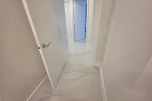 19501 W Country Club Dr, Aventura, FL 33180 - Photo 26