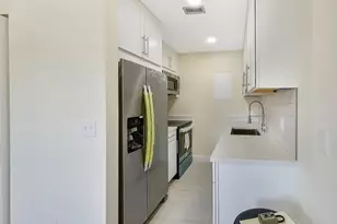 8921 NW 28th Dr, Coral Springs, FL 33065 - Photo 2