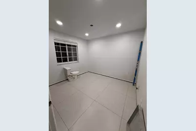 3526 W 76th Street #203, Hialeah, FL 33018 - Photo 8