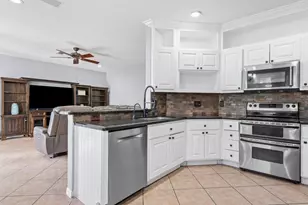 1422 SW 106th Way, Davie, FL 33324 - Photo 6