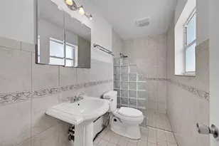 220 SE 10th St, Pompano Beach, FL 33060 - Photo 20