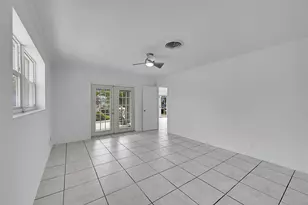 220 SE 10th St, Pompano Beach, FL 33060 - Photo 18