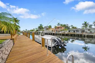 220 SE 10th St, Pompano Beach, FL 33060 - Photo 30