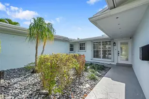 220 SE 10th St, Pompano Beach, FL 33060 - Photo 4