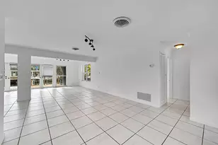 220 SE 10th St, Pompano Beach, FL 33060 - Photo 6