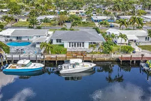 220 SE 10th St, Pompano Beach, FL 33060 - Photo 2