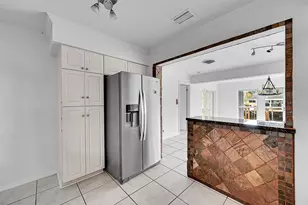 220 SE 10th St, Pompano Beach, FL 33060 - Photo 14