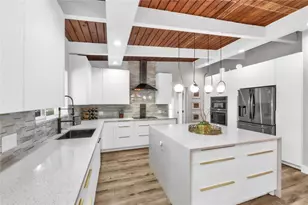 2008 Coral Gardens Dr, Fort Lauderdale, FL 33306 - Photo 22