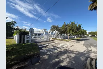 206 NE 5th Avenue, Dania, FL 33004 - Photo 12