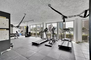 121 Golden Isles Dr, Hallandale Beach, FL 33009 - Photo 24