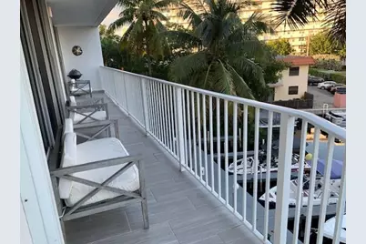 16531 NE 35th Avenue, North Miami Beach, FL 33160 - Photo 4