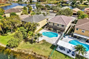 414 SW 205th Ave, Pembroke Pines, FL 33029 - Photo 4