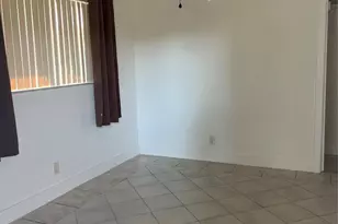 541 NE 45th St, Boca Raton, FL 33431 - Photo 4