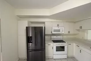 9844 NW 56th Pl, Coral Springs, FL 33076 - Photo 4