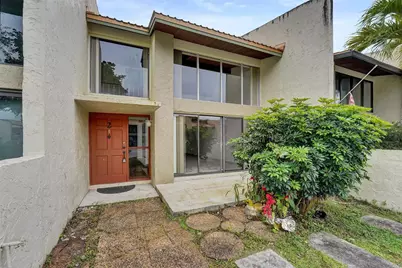 750 E Coco Plum Circle #2, Plantation, FL 33324 - Photo 2