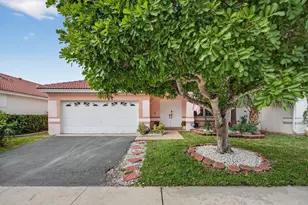 3071 NW 71st Ave, Margate, FL 33063 - Photo 2