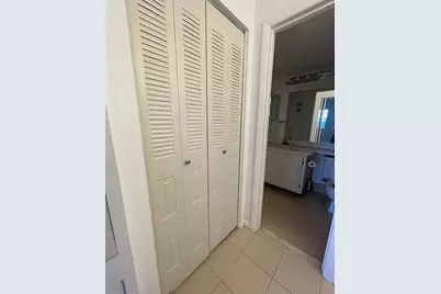 3001 W Rolling Hills Circle #608, Davie, FL 33328 - Photo 14