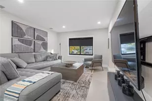 425 NE 25th St, Wilton Manors, FL 33305 - Photo 2