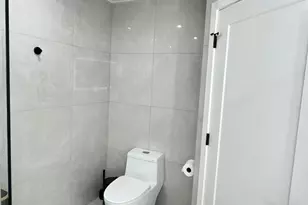 8455 NW 190th Terrace, Hialeah, FL 33015 - Photo 14