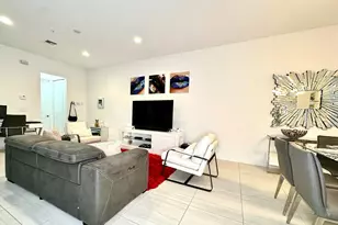 1765 NW 124th Pl, Pembroke Pines, FL 33028 - Photo 20