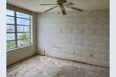 7800 Carlyle Avenue #5E, Miami Beach, FL 33141 - Photo 6